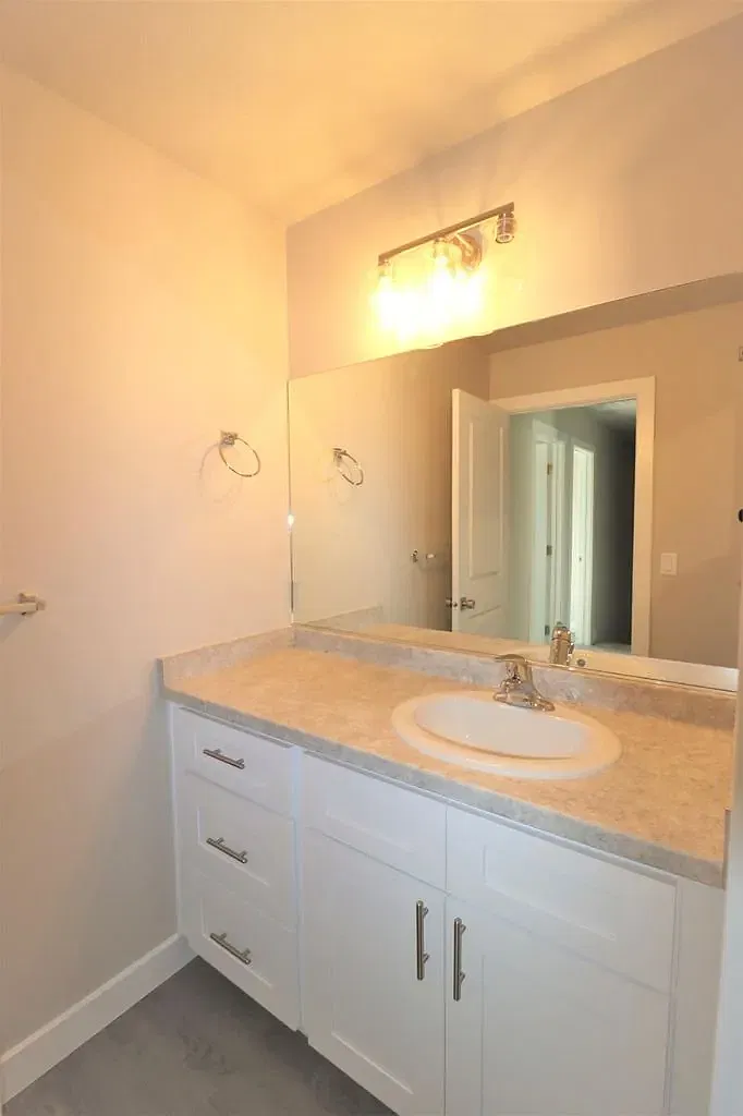 E076 - CedarBend 179 — Photo 3