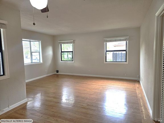 3rd image of 930 Georgia Street