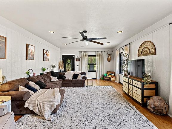 5th image of 621 N 2nd St