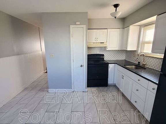 4th image of 670 Hanford St