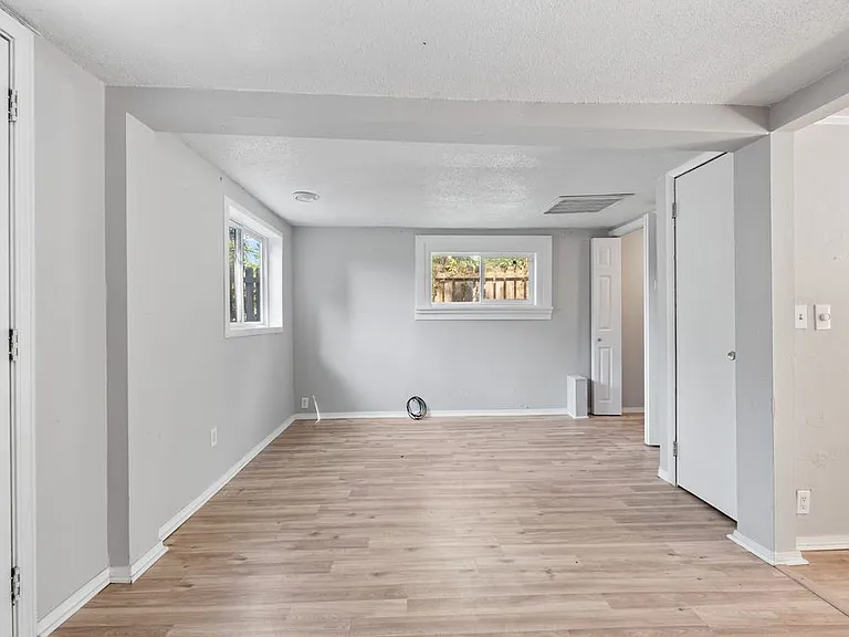 2524 Arletta St — Photo 8