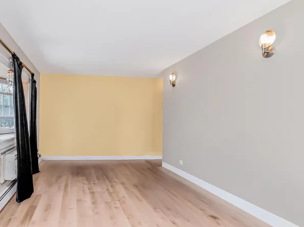 1035 Bryant Avenue image 7 of 37