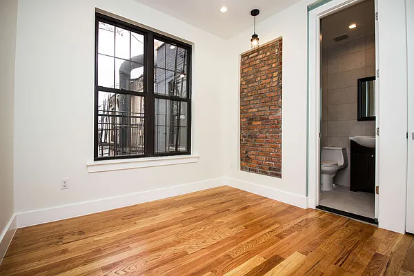 Rented by Nooklyn NYC LLC | media 24