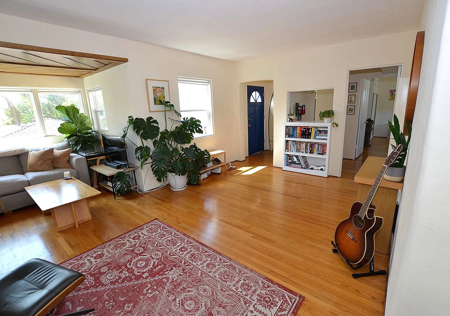 2 Bedroom/1 Bath Unfurnished Back house 2nd floor — Photo 2