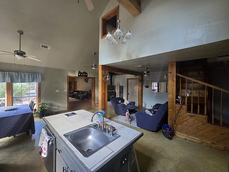 178 Emmanuel Dr — Photo 6