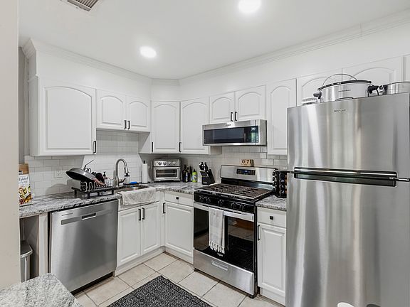 5th image of 93 Briarwood Ct