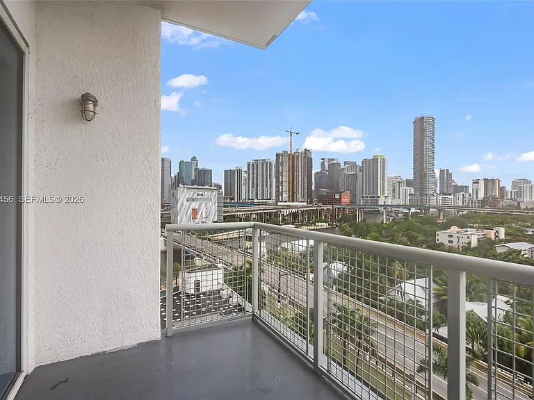 10 SW South River Dr #1006 — Photo 17