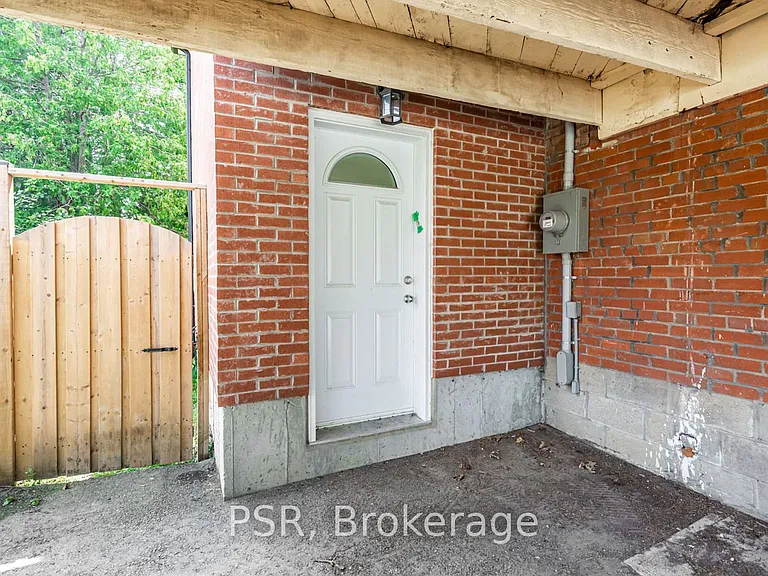41 Fairholme Ave #BASEMENT — Photo 3