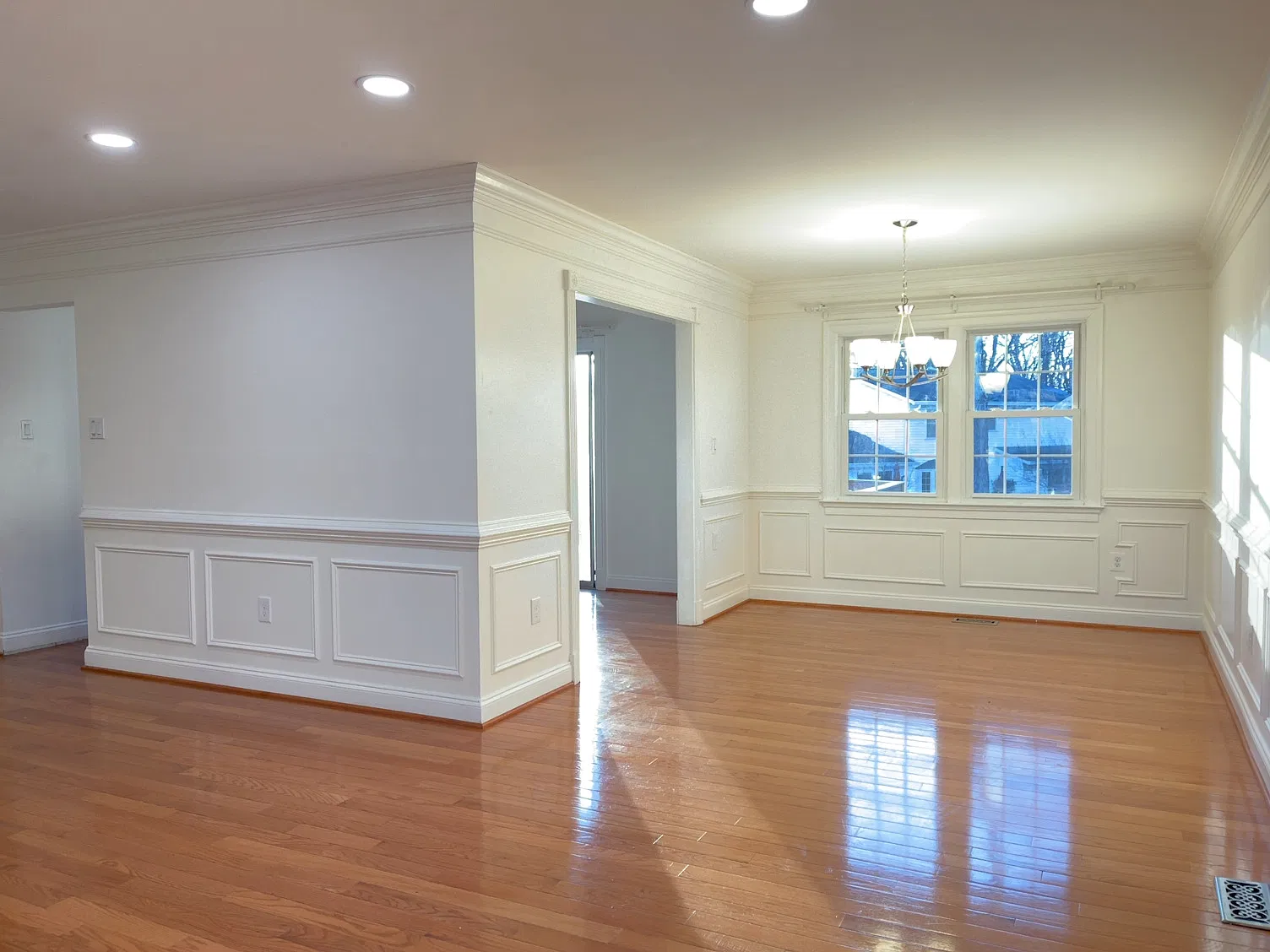 4 bed, 1694 sqft, $4,100 — Photo 1