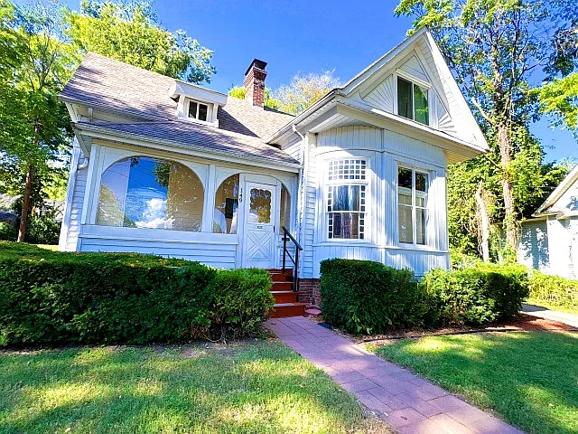 149 E High St