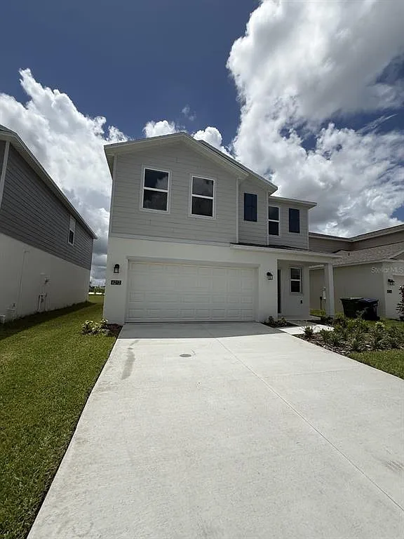 5 bed, 2.5 bath, 2112 sqft, $2,300 — Photo 3