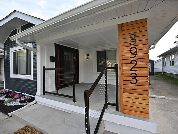 5th image of 3923 N Kenwood Ave
