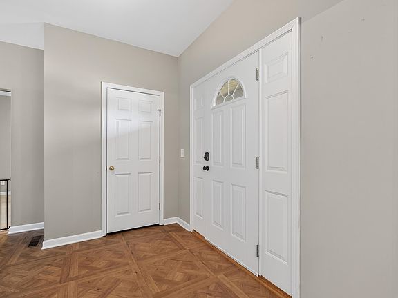 4th image of 9270 Hardwicke Ln