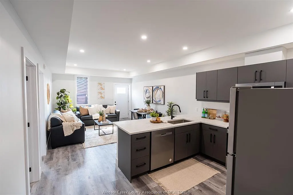 3 bed, $2,250 — Photo 3