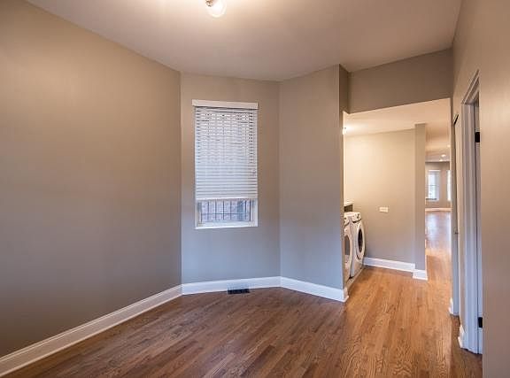 5th image of 2034 W Le Moyne St #1