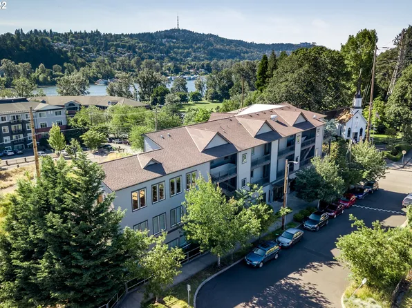 8065 SE Grand Ave #202, Portland, OR 97202