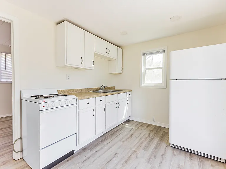 2104 N Hollywood Ave — Photo 5