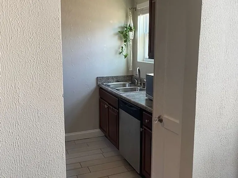 Avondale I Apartments — Photo 31