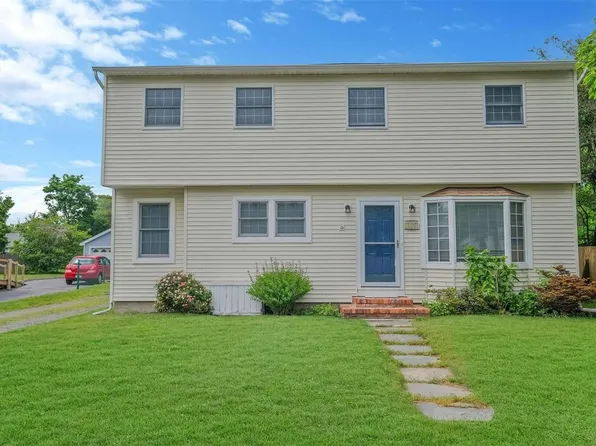 25 Hill Street, Patchogue, NY 11772