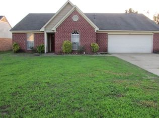 9151 Bentley Woods Dr, Southaven, MS 38671