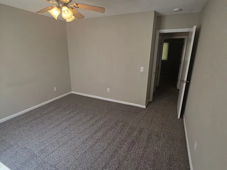210 Candlebrook Dr — Photo 8