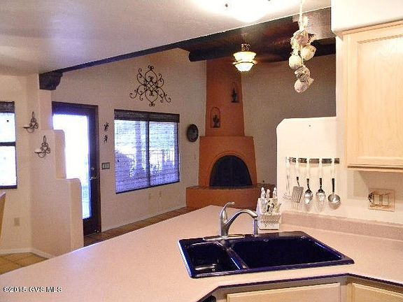 3rd image of 1450 W Via Ventajosa