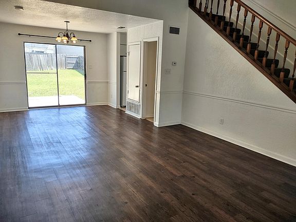 4th image of 1232 Royal Crest Dr