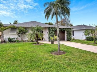 13 Crooked Ln #18, Naples, FL 34112