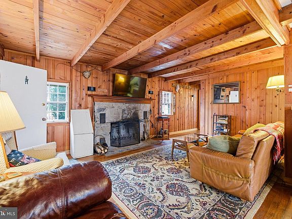 5th image of 1918 Jewell Hollow Rd