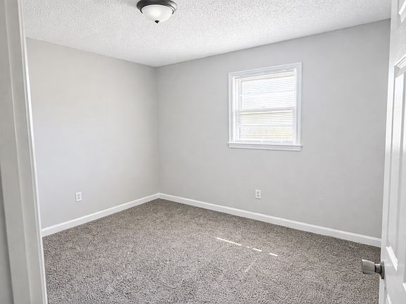 4th image of 515 Parkland Place Rd
