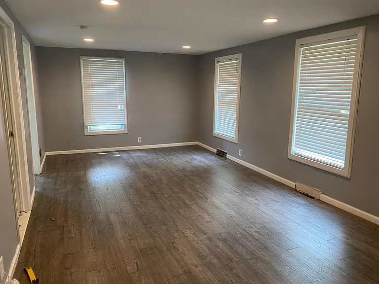 21380 Seminole St — Photo 4