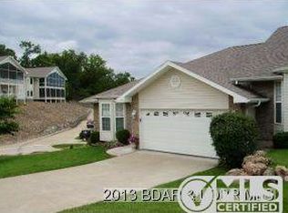 901 Winetavern Rd, Osage Beach, MO 65065