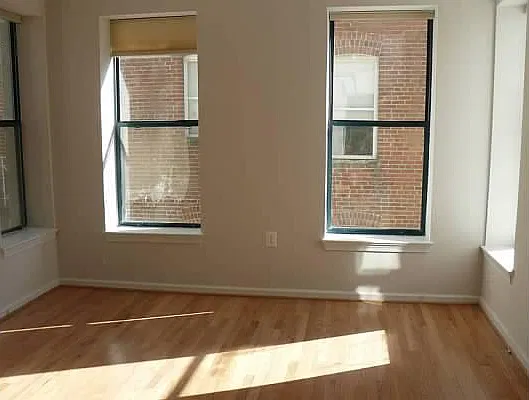 2627 Adams Mill Rd NW — Photo 3