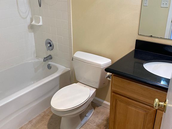 5th image of 417 Bellevue Way SE APT 406