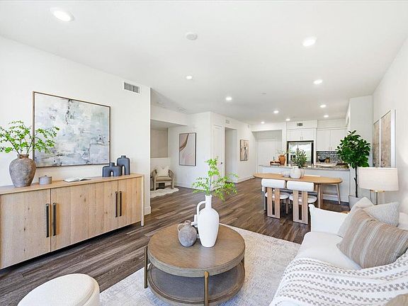 4th image of 5933 Sunstone Dr Unit 218