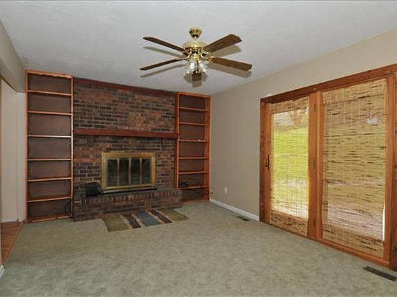 5th image of 7706 Walnut Creek Dr
