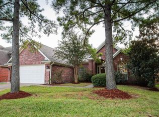 9223 Willow Crossing Dr, Houston, TX 77064