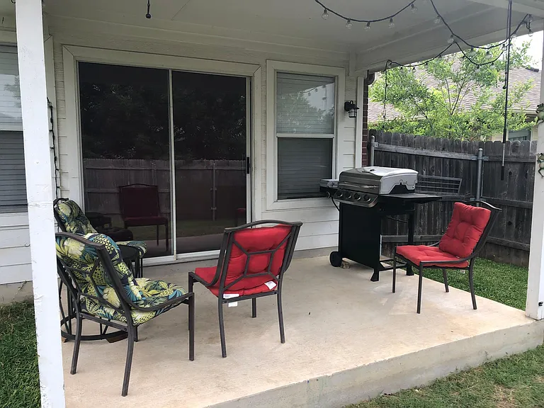 Patio (with grill)