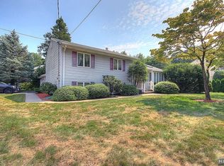 350 Knickerbocker Rd, Tenafly, NJ 07670