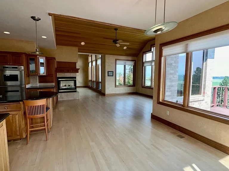 11707 Kestrel Rd — Photo 30