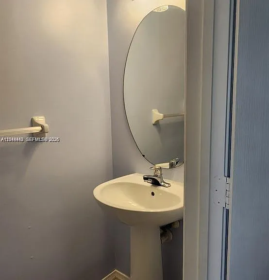 211 Mallory Ct #211 — Photo 9
