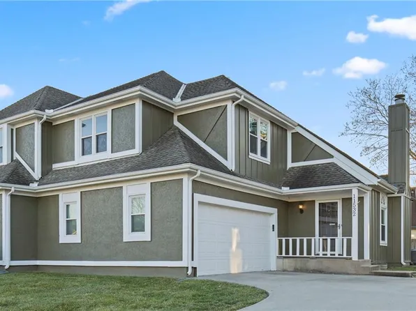 11532 Goddard St, Overland Park, KS 66210