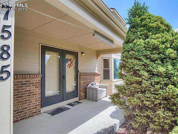 3rd image of 7585 Hickorywood Dr