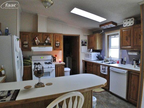 2nd image of 16165 Crest Dr