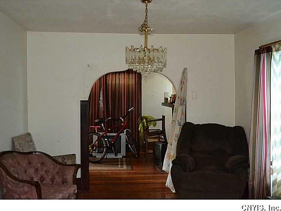 3rd image of 601 W Ostrander Ave