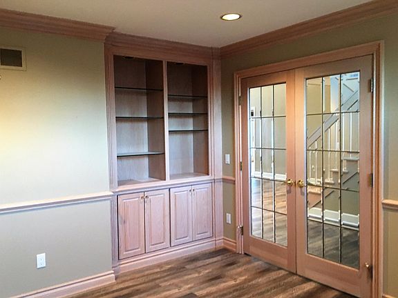 Study w built-in book shelves