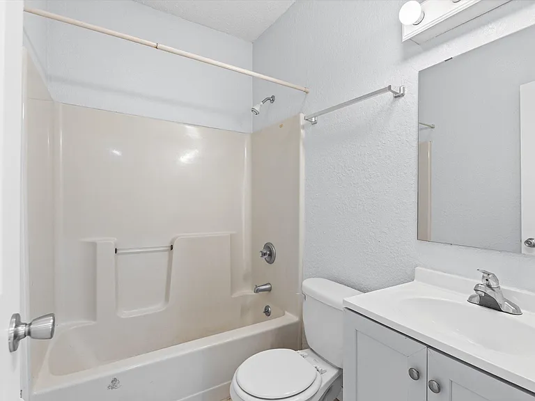 309 Alexander Ave — Photo 12