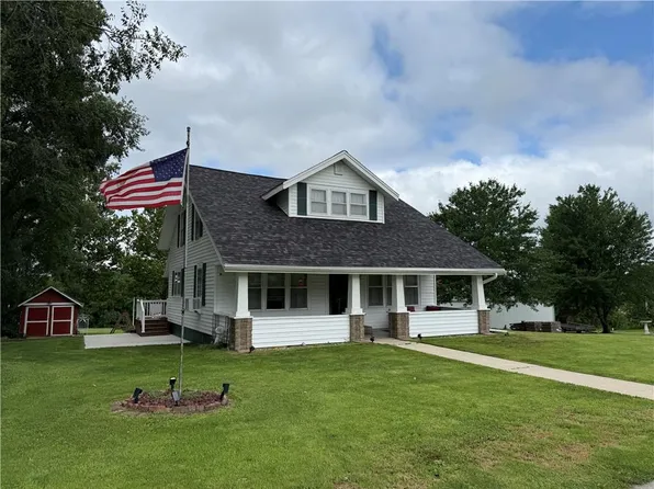 428 Central Ave, Pattonsburg, MO 64670