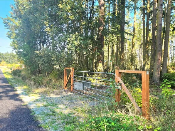 1976 Boon Road, Oak Harbor, WA 98277