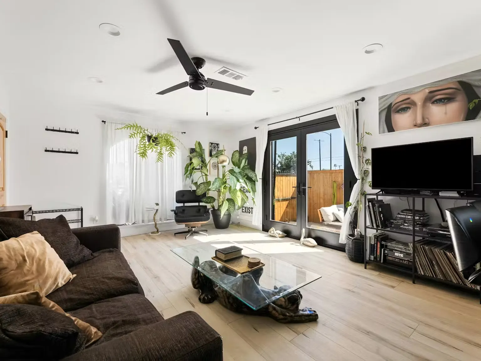 3 bed, 1008 sqft, $4,500 — Photo 4